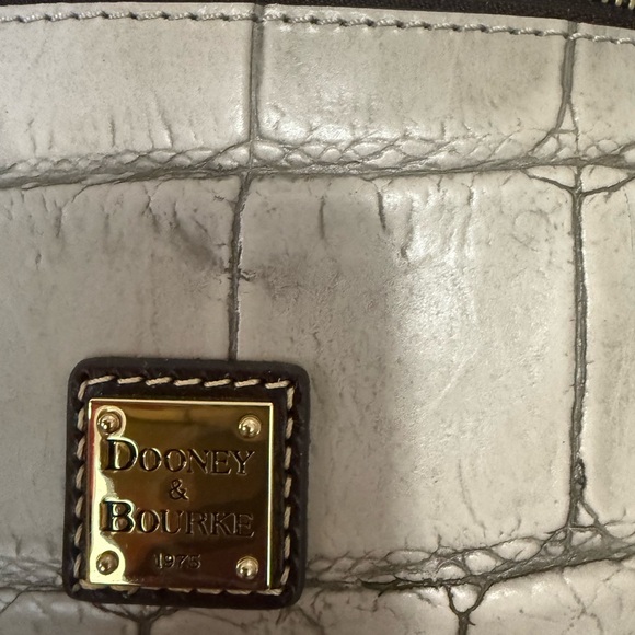 Dooney & Bourke Croc-Embossed Tan Crossbody Bag - Picture 2 of 4